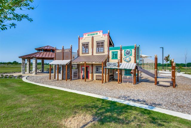 9900 Tinsley Street, Aubrey, TX 76227