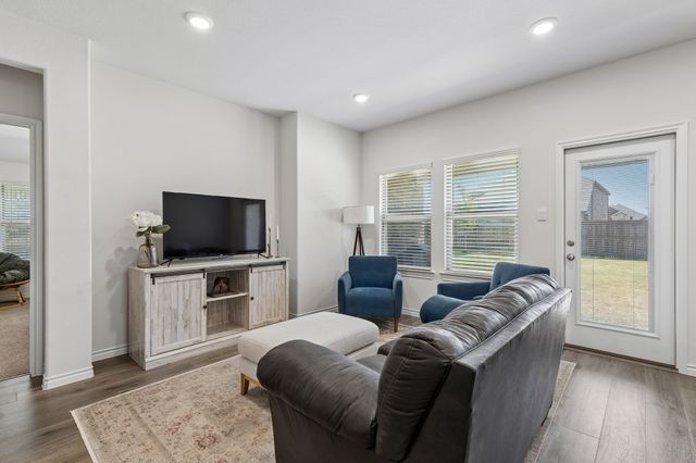 9900 Tinsley Street, Aubrey, TX 76227