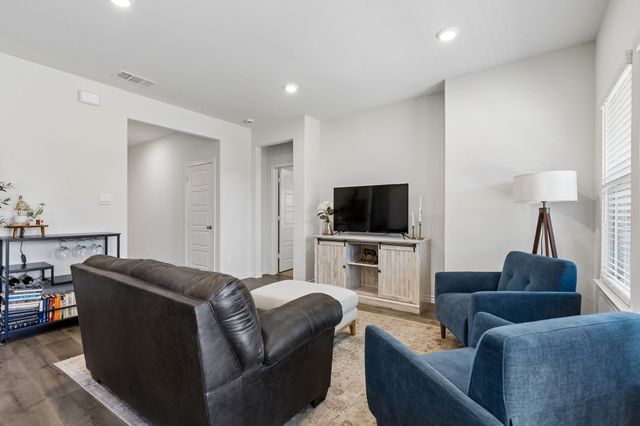 9900 Tinsley Street, Aubrey, TX 76227