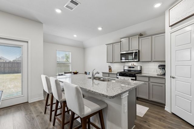 9900 Tinsley Street, Aubrey, TX 76227
