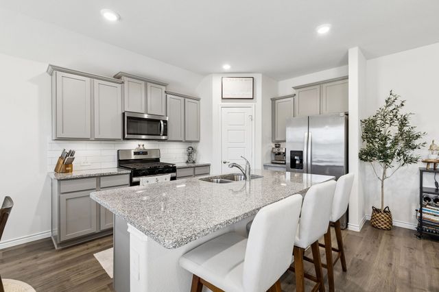 9900 Tinsley Street, Aubrey, TX 76227