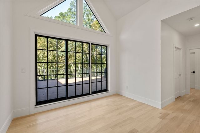 365 Worcester St, Wellesley, MA 02481