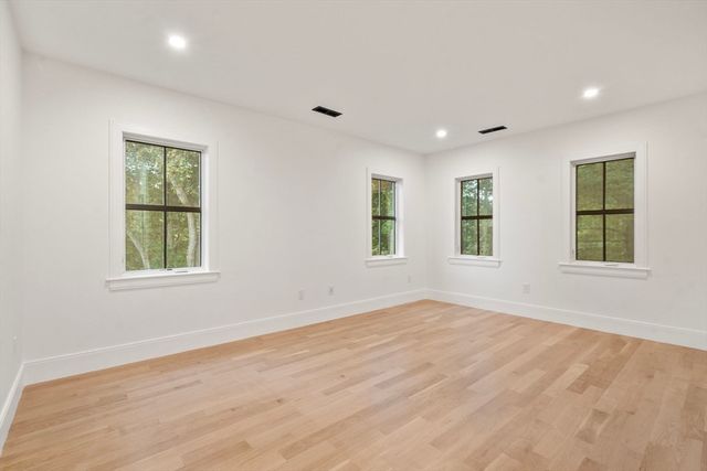 365 Worcester St, Wellesley, MA 02481