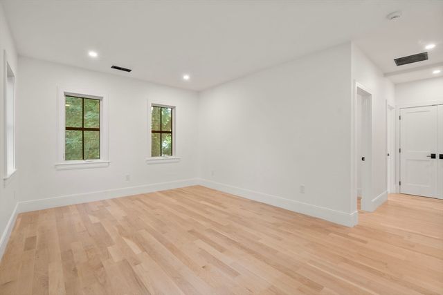 365 Worcester St, Wellesley, MA 02481