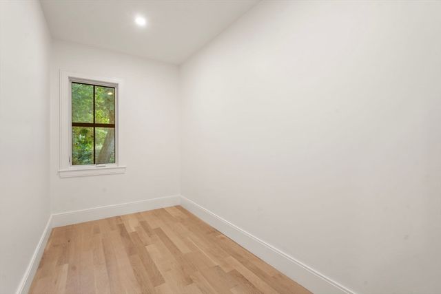 365 Worcester St, Wellesley, MA 02481