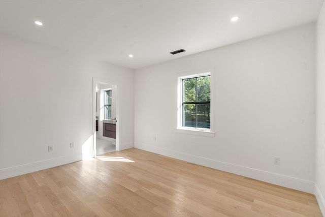 365 Worcester St, Wellesley, MA 02481