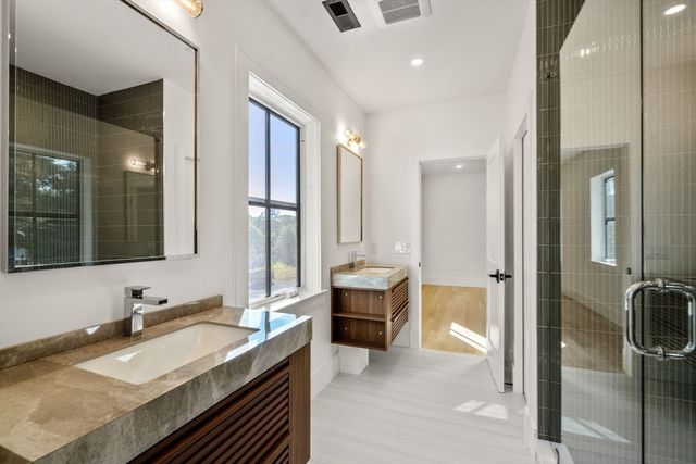 365 Worcester St, Wellesley, MA 02481