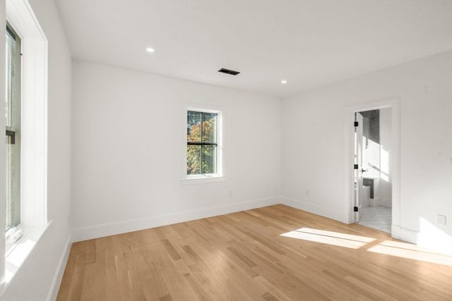 365 Worcester St, Wellesley, MA 02481