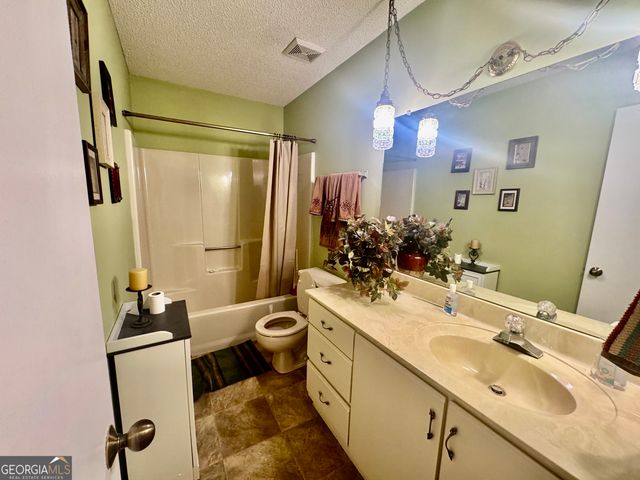 116 Lake Pointe Drive, Warner Robins, GA 31088