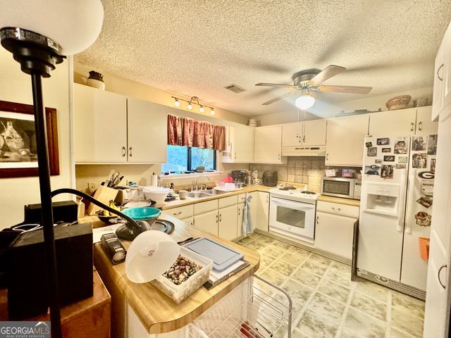 116 Lake Pointe Drive, Warner Robins, GA 31088