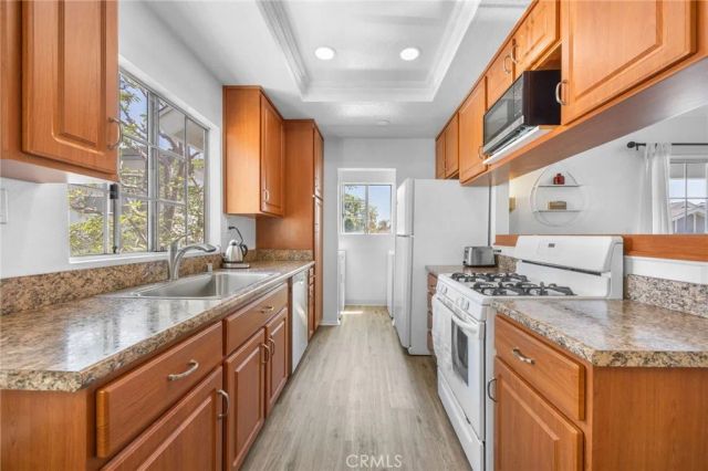 7841 Essex Drive 202, Huntington Beach, CA 92648
