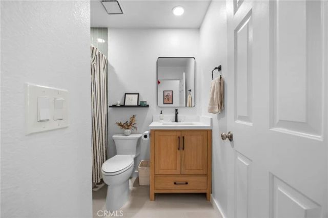 7841 Essex Drive 202, Huntington Beach, CA 92648