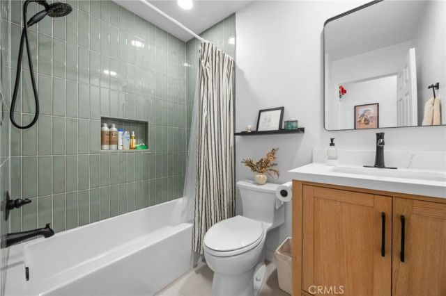 7841 Essex Drive 202, Huntington Beach, CA 92648