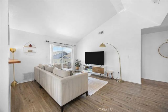 7841 Essex Drive 202, Huntington Beach, CA 92648