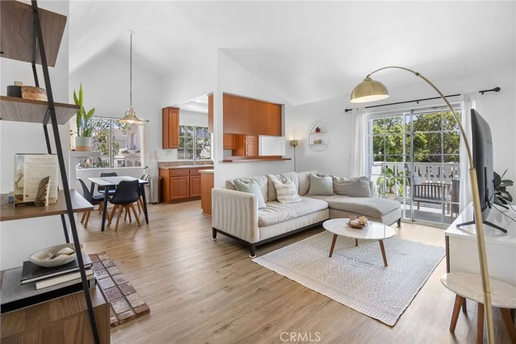 7841 Essex Drive 202, Huntington Beach, CA 92648