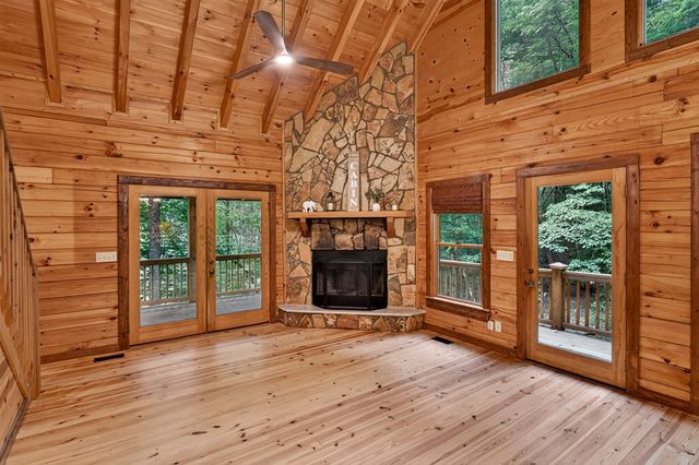 357 Hemlock Trail, Blue Ridge, GA 30513