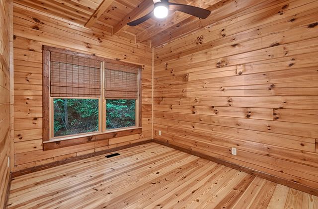357 Hemlock Trail, Blue Ridge, GA 30513