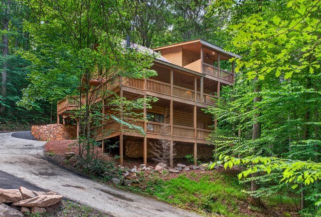 357 Hemlock Trail, Blue Ridge, GA 30513