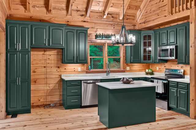 357 Hemlock Trail, Blue Ridge, GA 30513