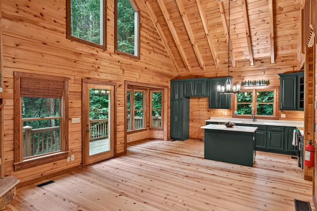 357 Hemlock Trail, Blue Ridge, GA 30513