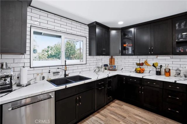 1033 Alta Loma, Corona, CA 92882