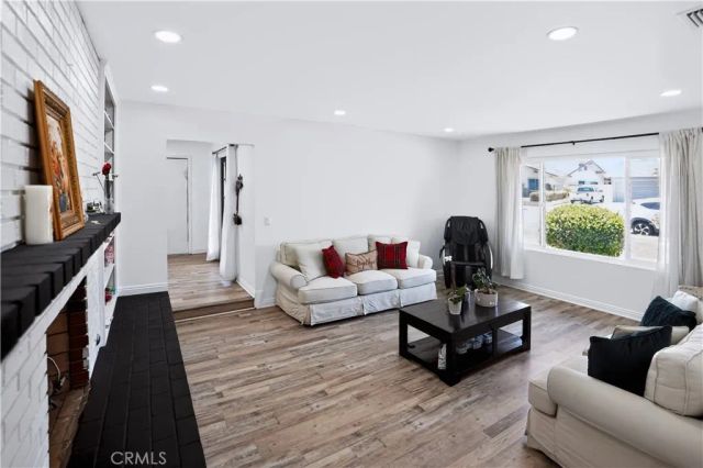 1033 Alta Loma, Corona, CA 92882