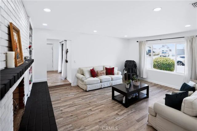 1033 Alta Loma, Corona, CA 92882