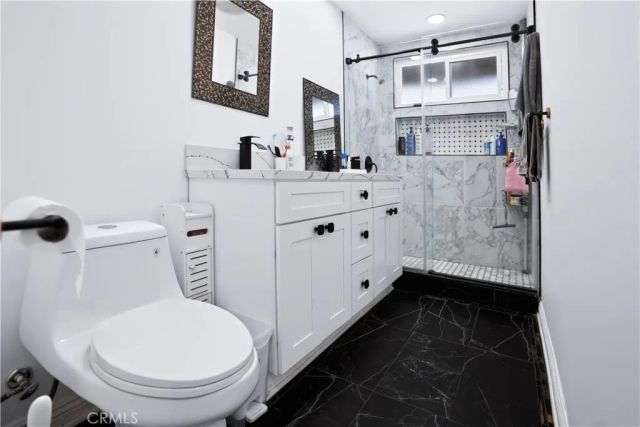 1033 Alta Loma, Corona, CA 92882