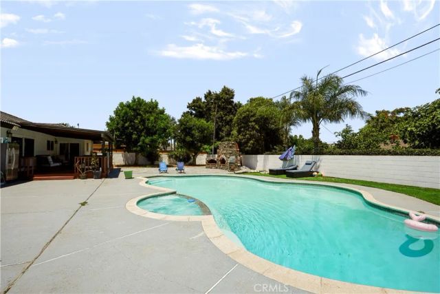 1033 Alta Loma, Corona, CA 92882