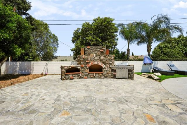 1033 Alta Loma, Corona, CA 92882