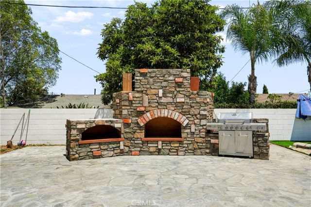 1033 Alta Loma, Corona, CA 92882