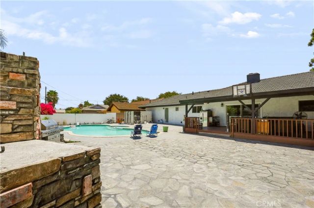 1033 Alta Loma, Corona, CA 92882