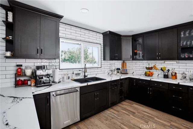 1033 Alta Loma, Corona, CA 92882
