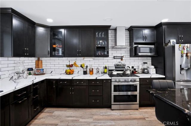 1033 Alta Loma, Corona, CA 92882