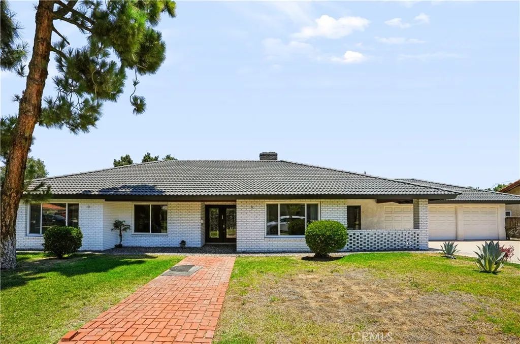 1033 Alta Loma, Corona, CA 92882