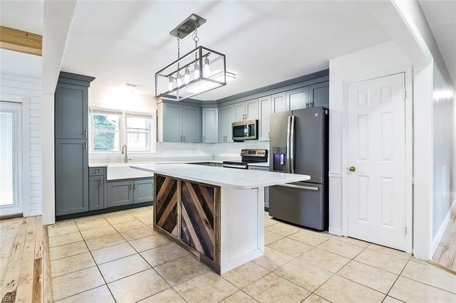 2129 Agecroft RD, Virginia Beach, VA 23454