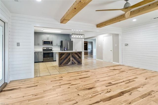 2129 Agecroft RD, Virginia Beach, VA 23454