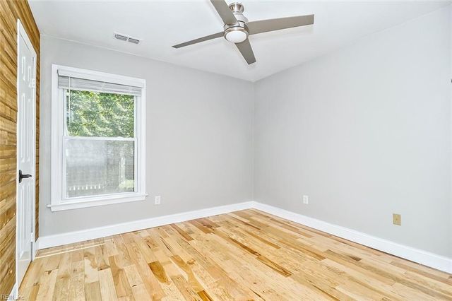 2129 Agecroft RD, Virginia Beach, VA 23454