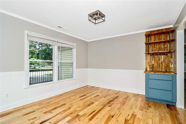 2129 Agecroft RD, Virginia Beach, VA 23454