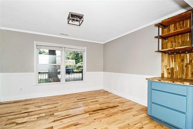 2129 Agecroft RD, Virginia Beach, VA 23454