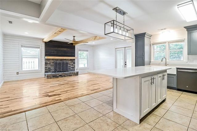 2129 Agecroft RD, Virginia Beach, VA 23454