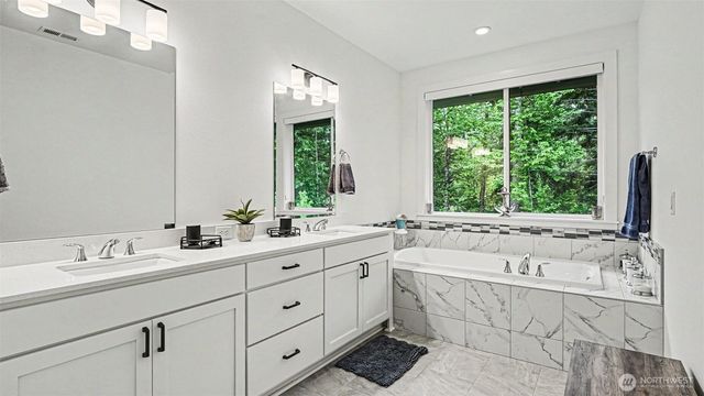 1359 Bandera Avenue SE, North Bend, WA 98045