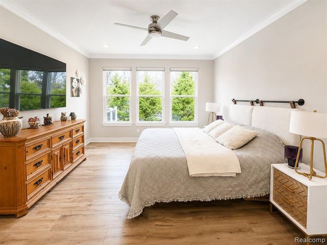 154 Mulberry Lane, Rochester Hills, MI 48309