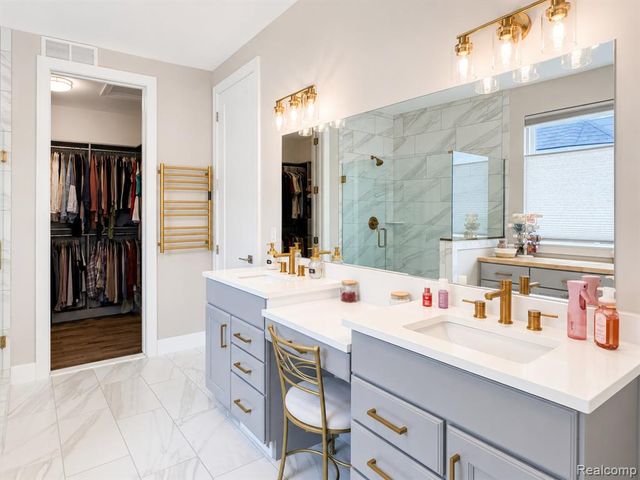 154 Mulberry Lane, Rochester Hills, MI 48309