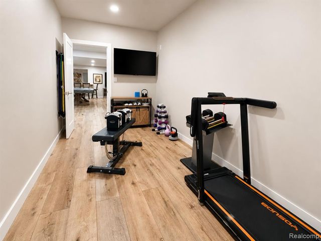 154 Mulberry Lane, Rochester Hills, MI 48309