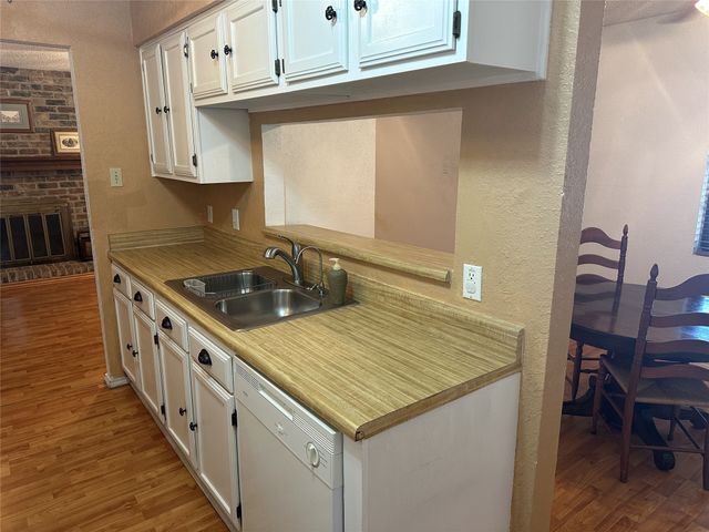 800 Pine Mountain Drive, Burleson, TX 76028