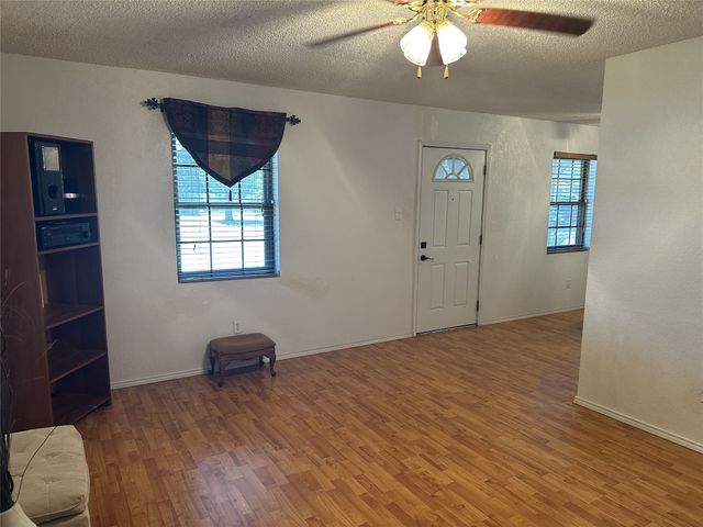 800 Pine Mountain Drive, Burleson, TX 76028