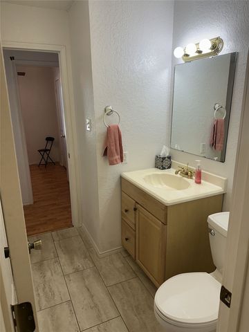 800 Pine Mountain Drive, Burleson, TX 76028