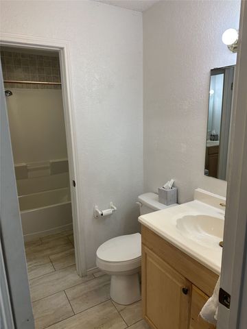 800 Pine Mountain Drive, Burleson, TX 76028