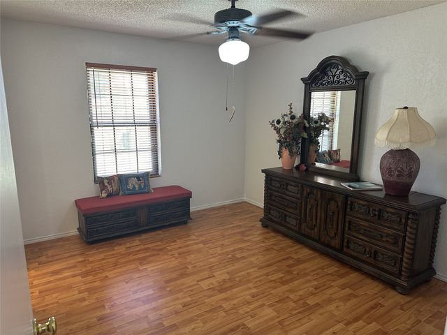 800 Pine Mountain Drive, Burleson, TX 76028